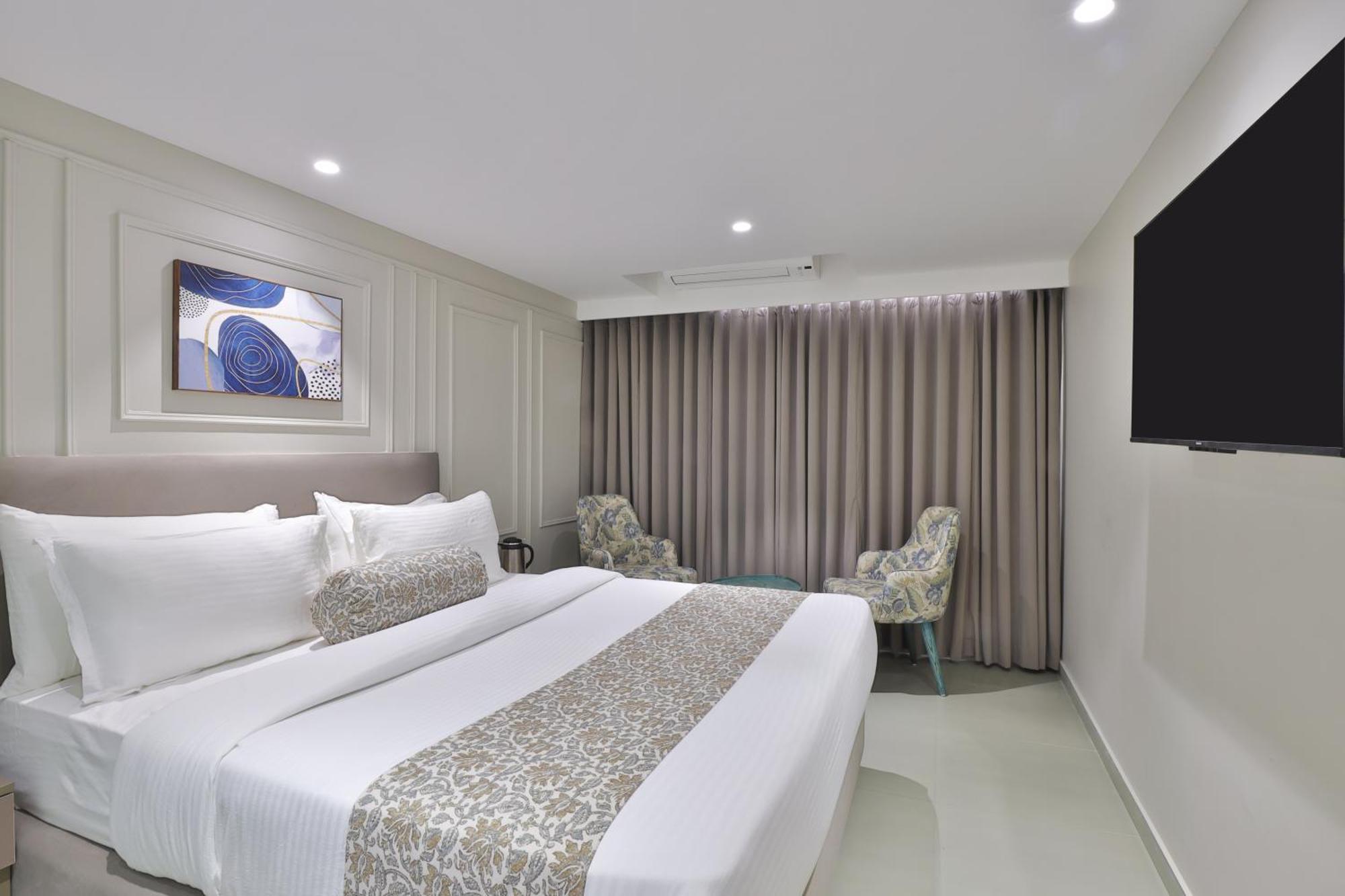 Hotel The Grand Suites Ahmedabad Eksteriør billede