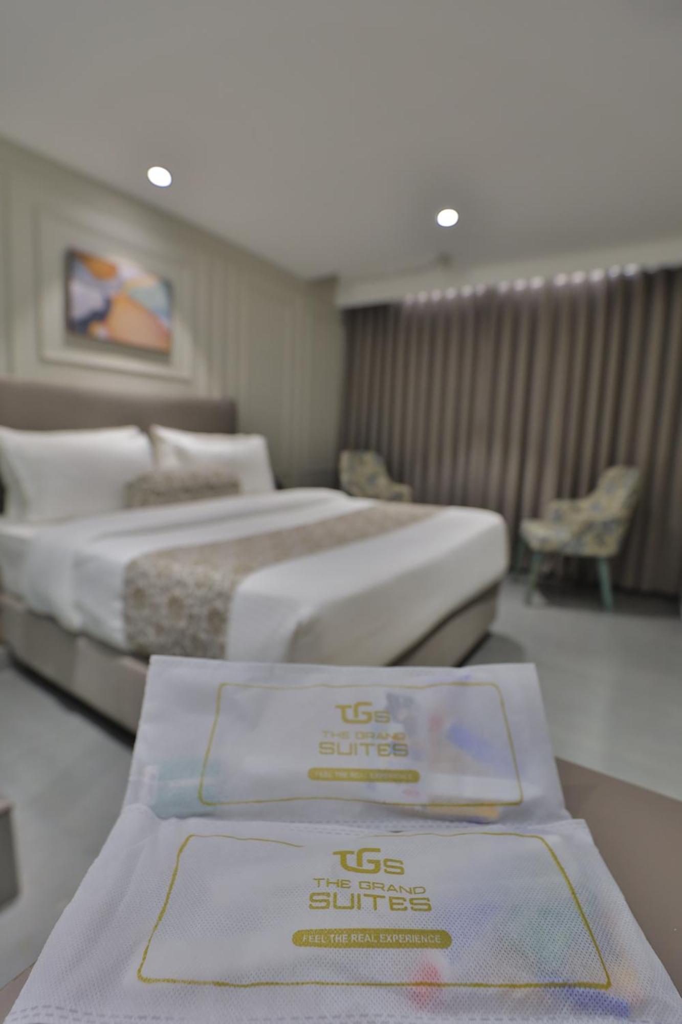Hotel The Grand Suites Ahmedabad Eksteriør billede