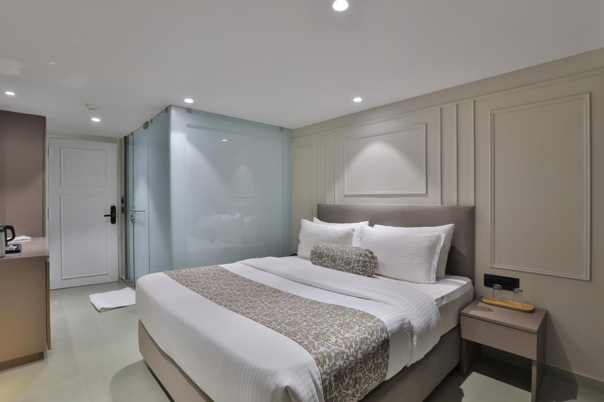 Hotel The Grand Suites Ahmedabad Eksteriør billede