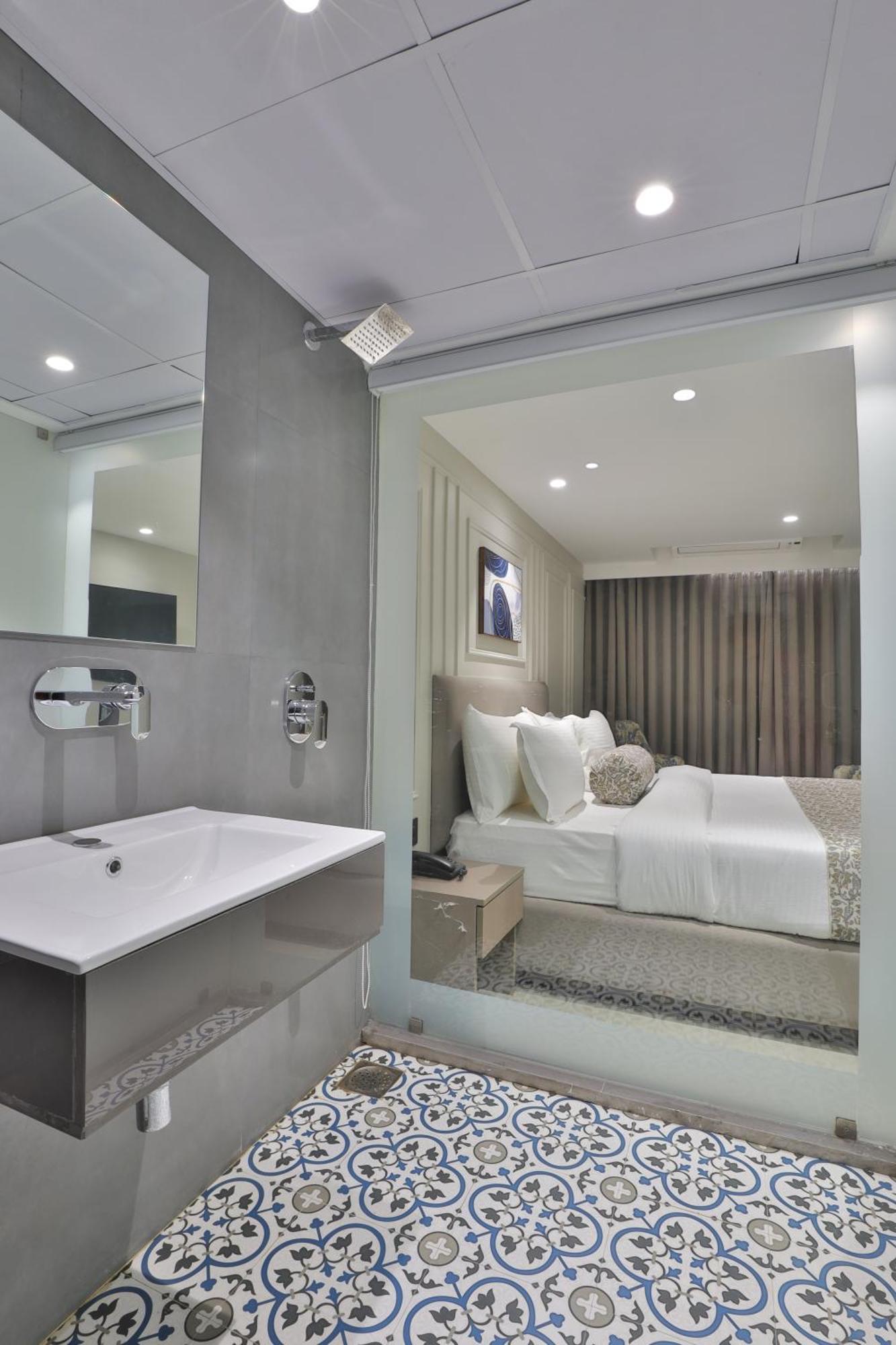 Hotel The Grand Suites Ahmedabad Eksteriør billede
