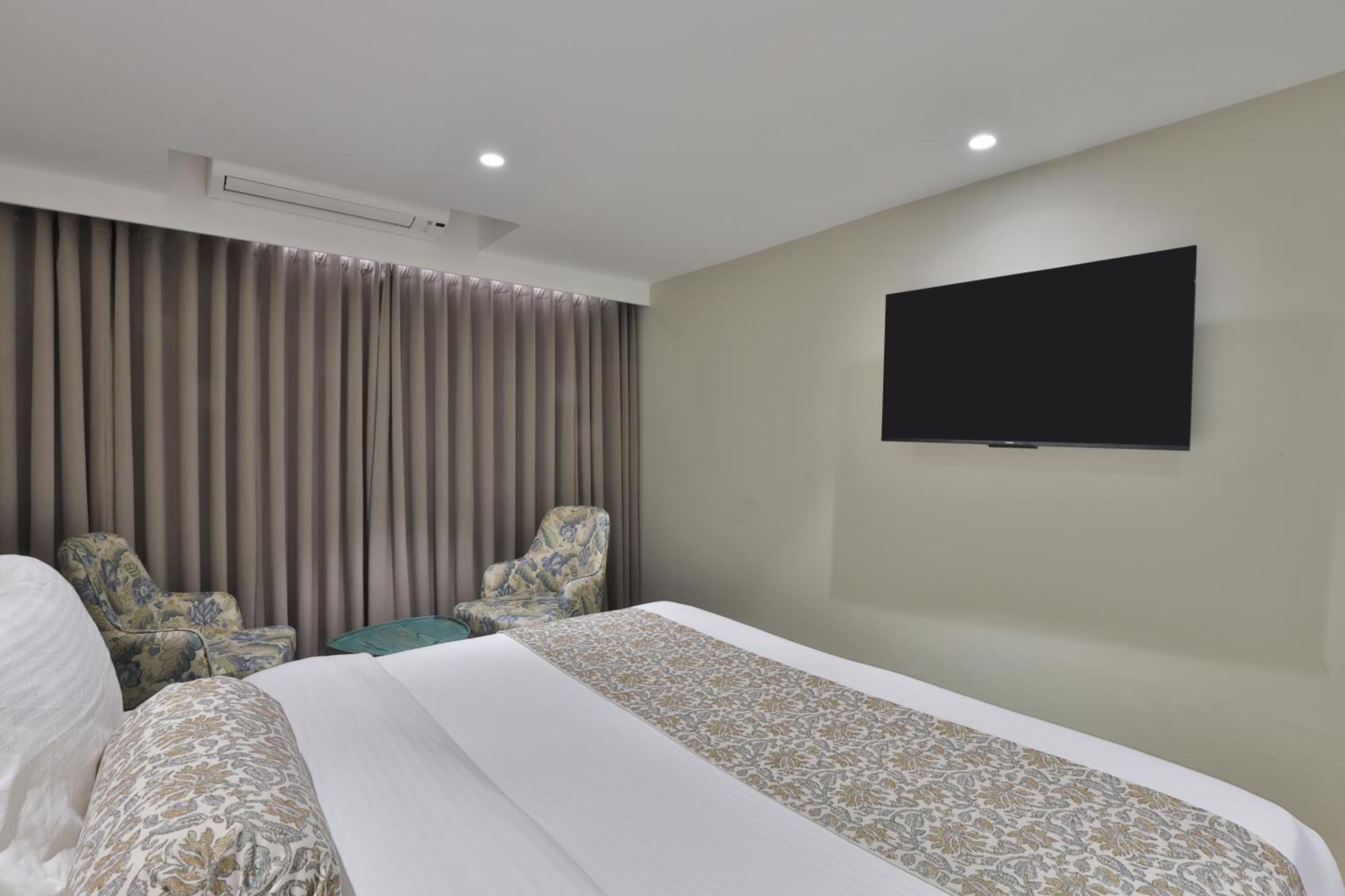 Hotel The Grand Suites Ahmedabad Eksteriør billede