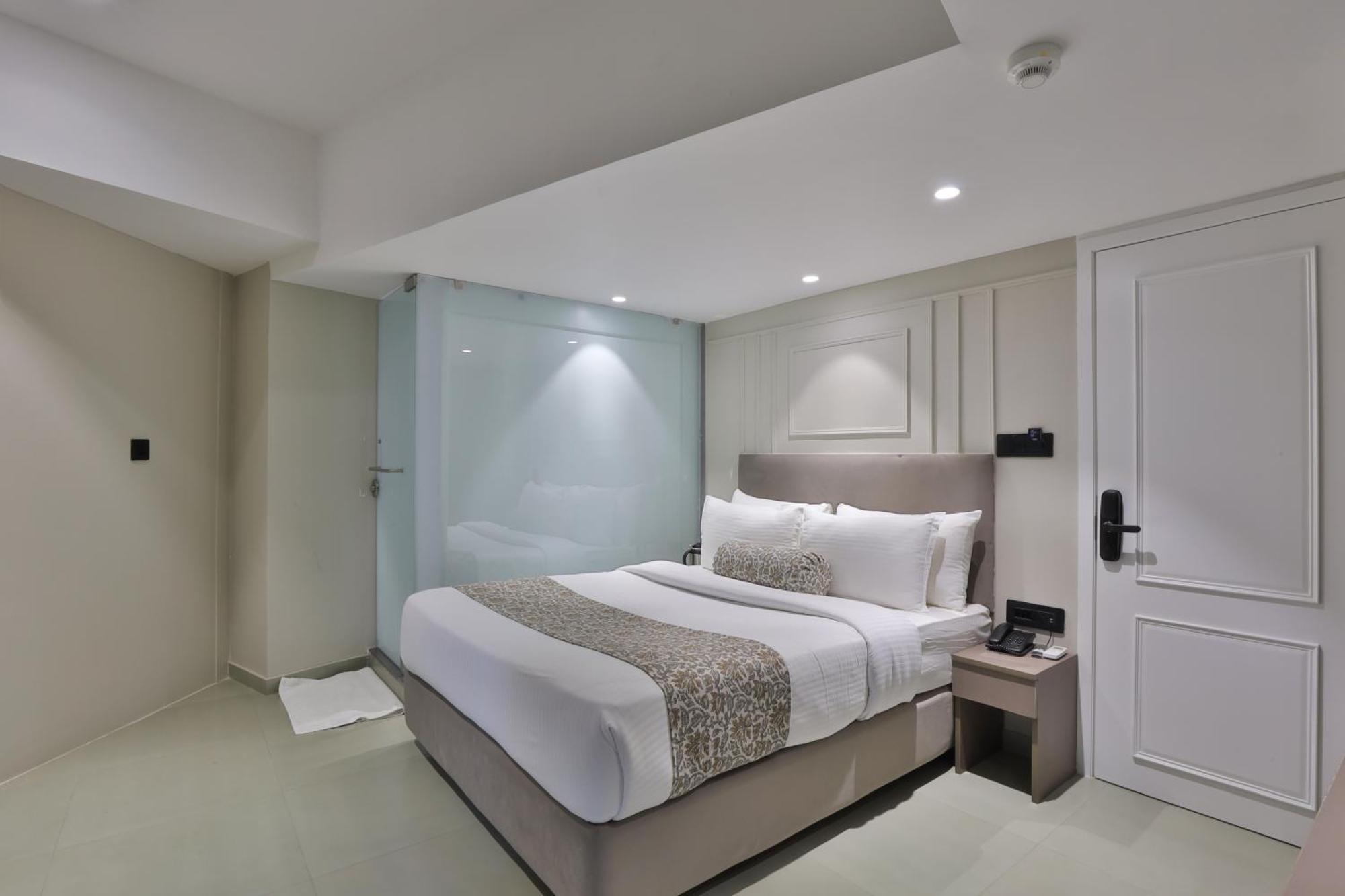 Hotel The Grand Suites Ahmedabad Eksteriør billede