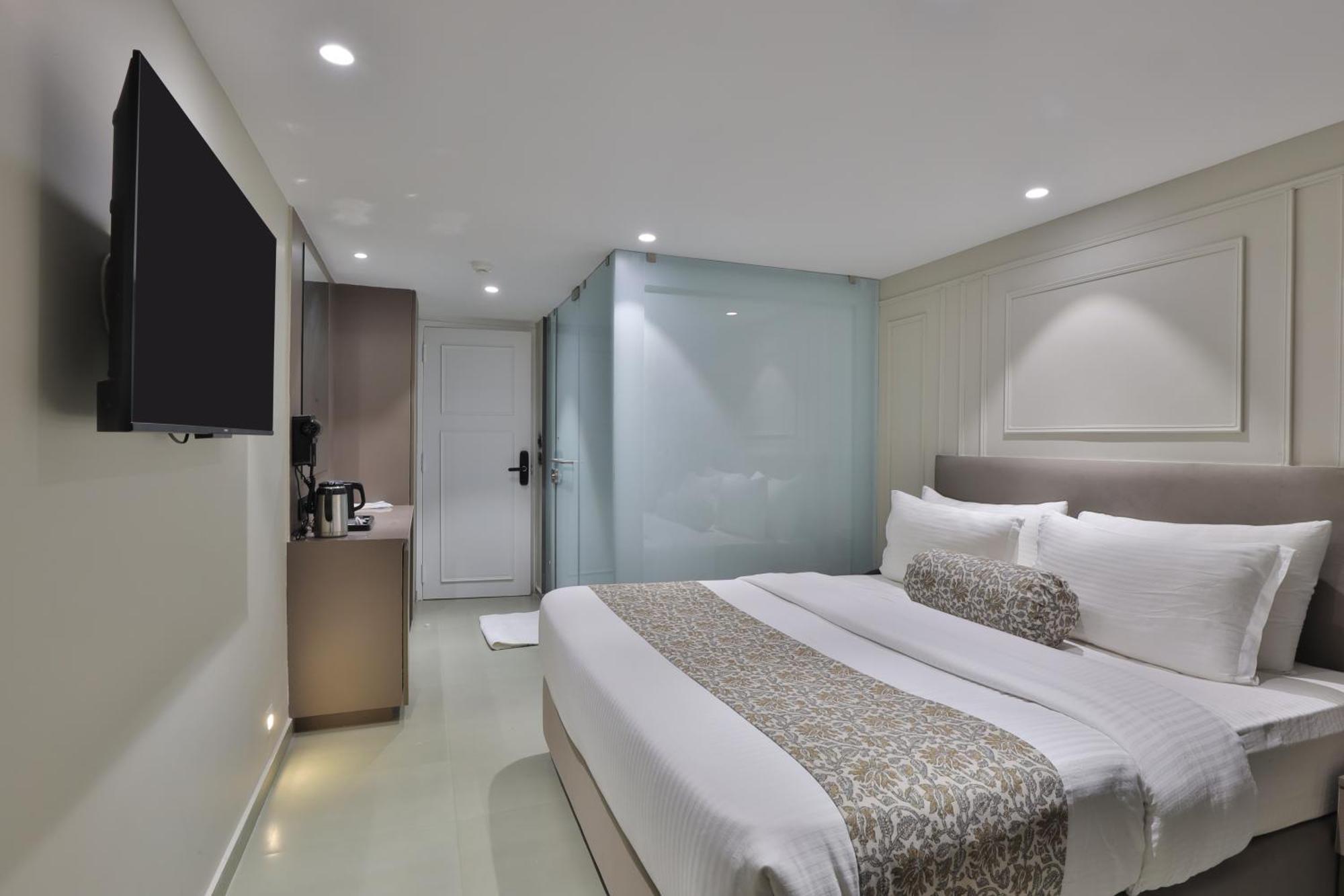 Hotel The Grand Suites Ahmedabad Eksteriør billede
