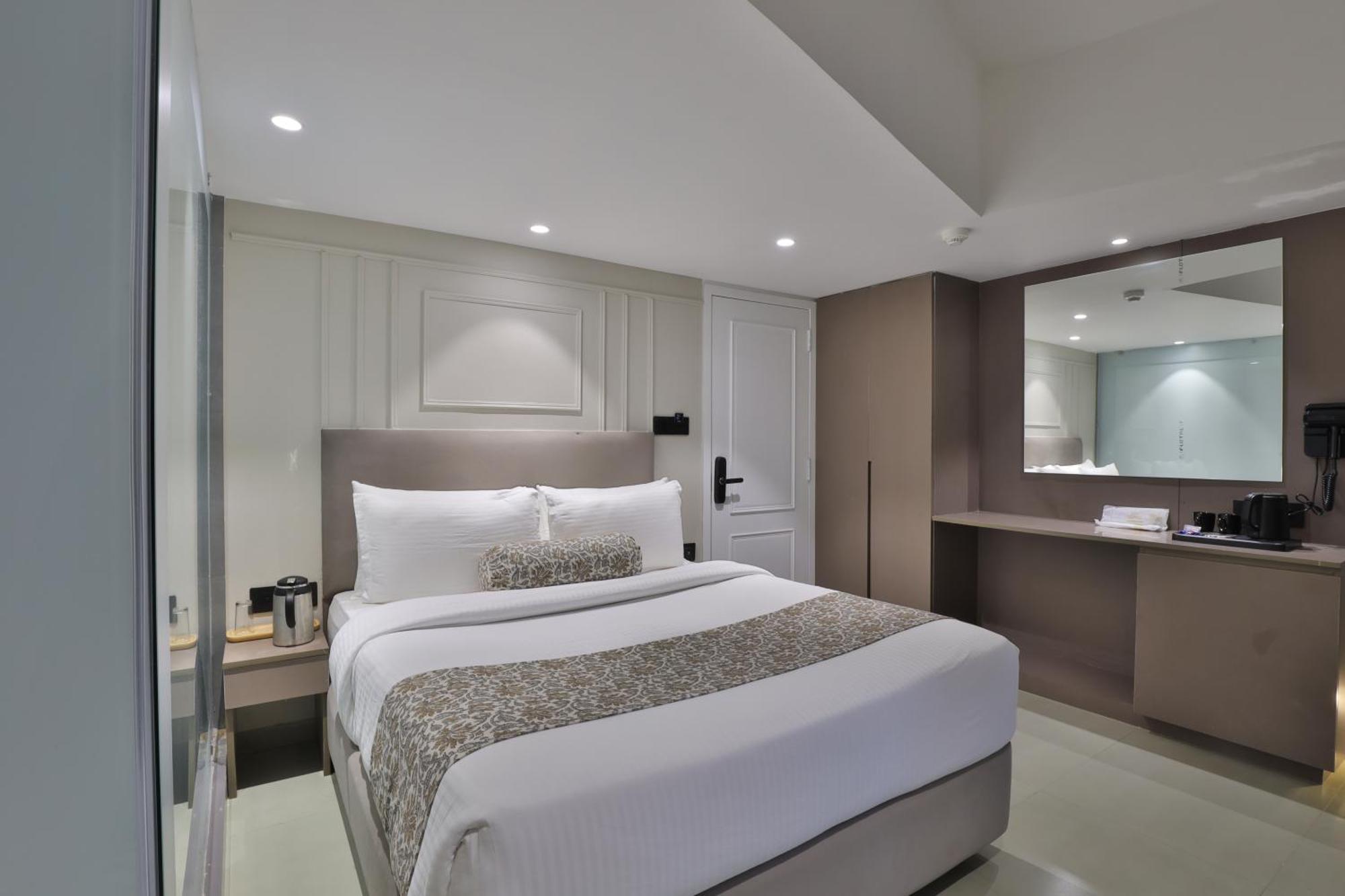 Hotel The Grand Suites Ahmedabad Eksteriør billede